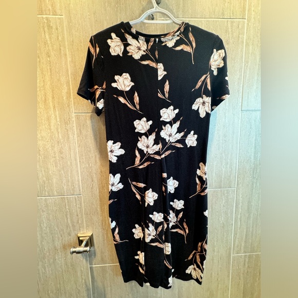 3 dynamite dresses - Picture 3 of 7